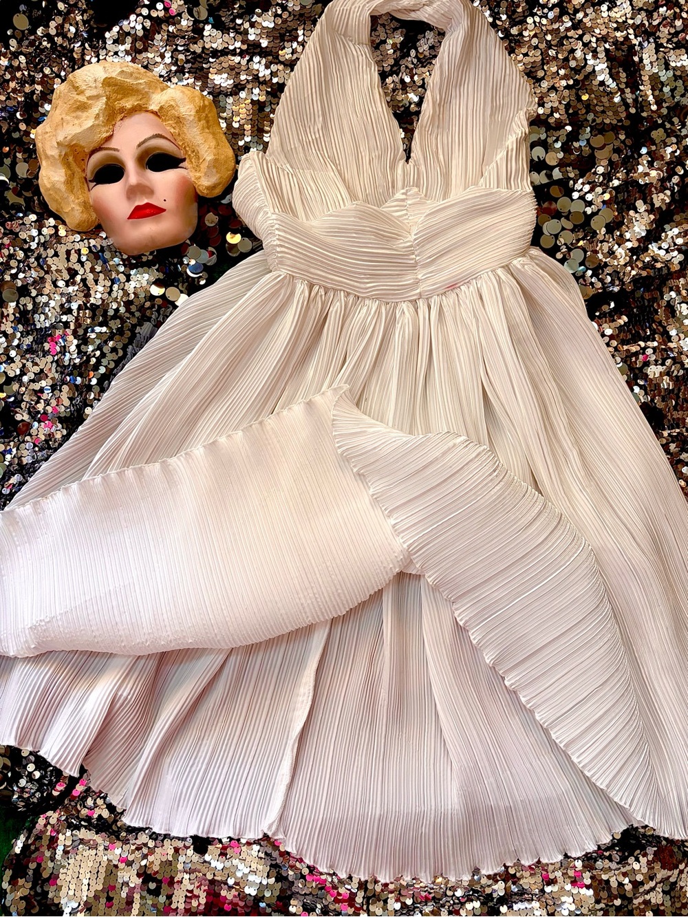 Halloween 🎃 Iconic Marilyn Monroe - Picture 3 of 6